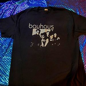 Bauhaus tee